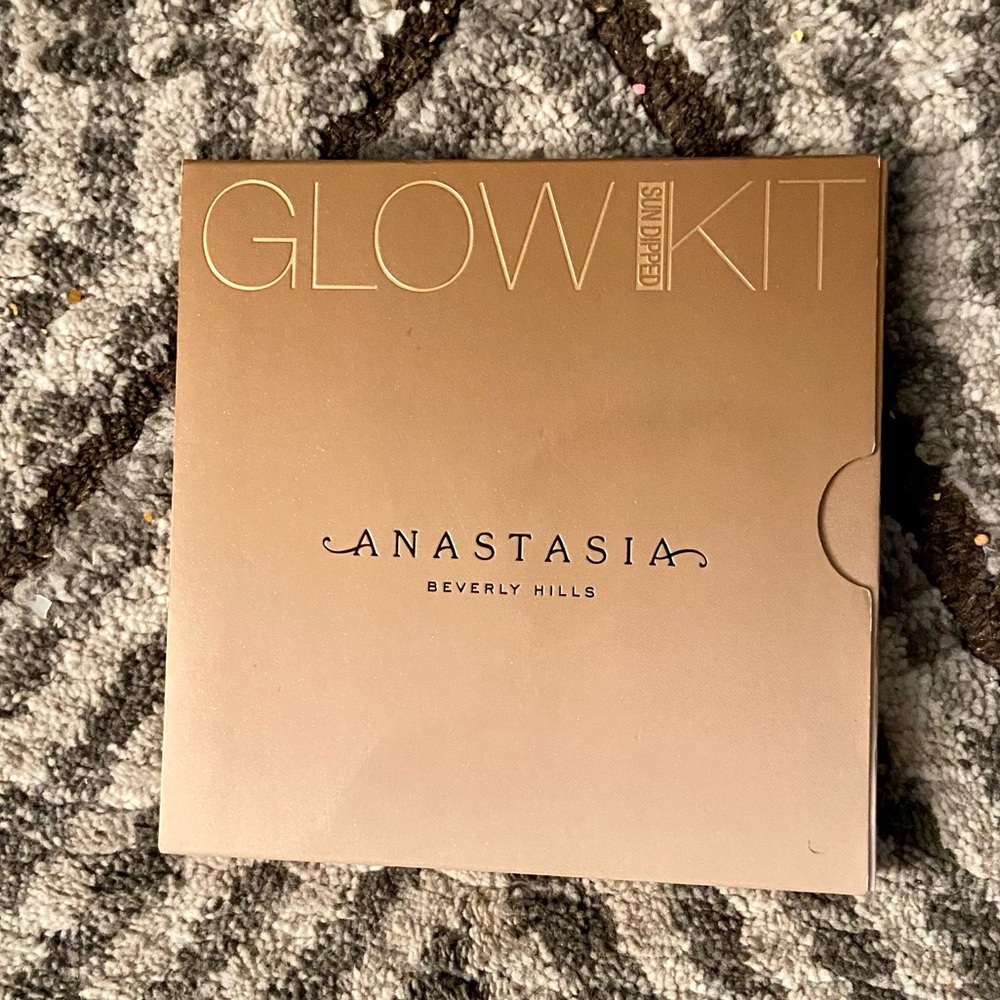 Anastasia Glow Kit Sun Dipped. New